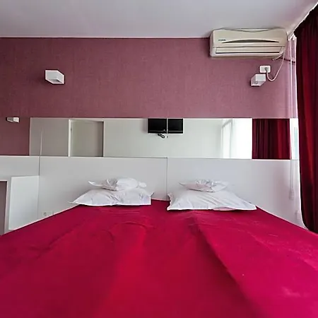 Opal Hotel 3*