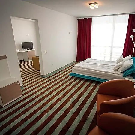 Opal Hotel 3*